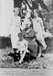 Marcella (Blood) Smith (1898-1983), Jennie June (Marvin) Blood (1872-1963), Marcella Jeanne (Smith) Curtright (1930-), Robenia (Parker) Marvin (1842-1932); 1932. (P07F13)